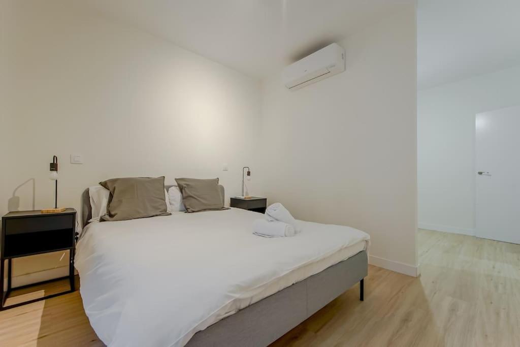 Modern Apt Para 6Px En La Plaza De Tirso De Molina Madri Exterior foto