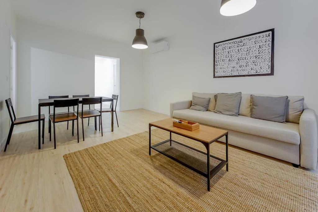 Modern Apt Para 6Px En La Plaza De Tirso De Molina Madri Exterior foto