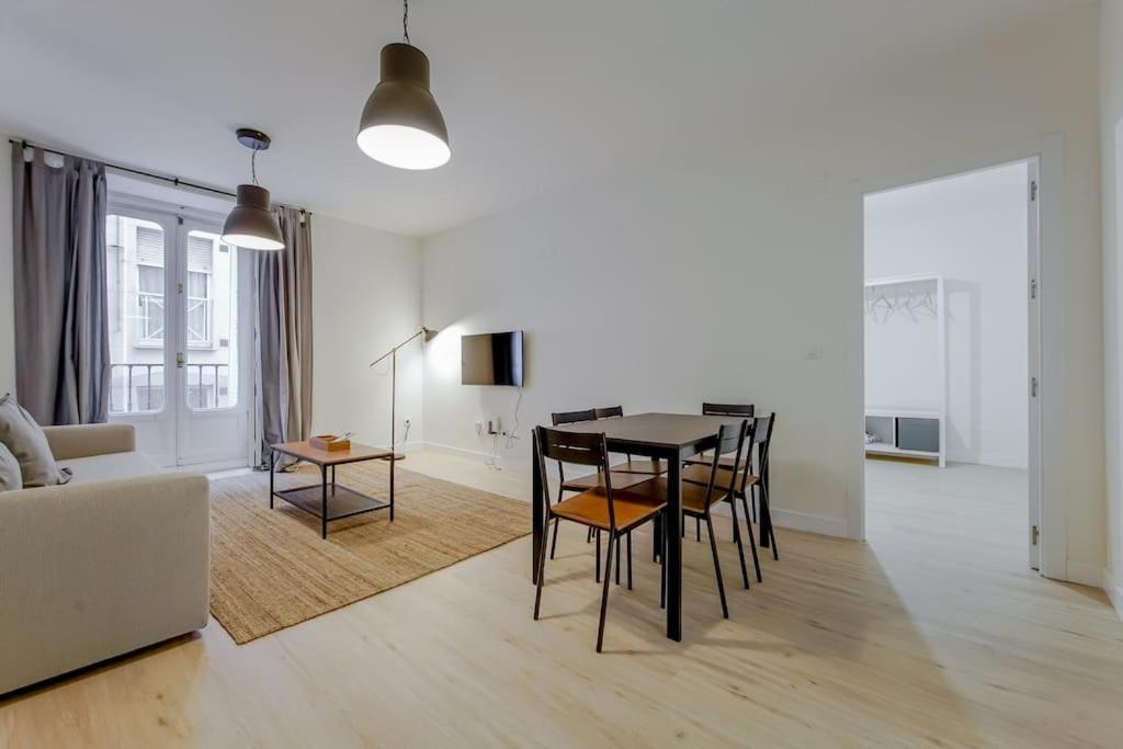 Modern Apt Para 6Px En La Plaza De Tirso De Molina Madri Exterior foto