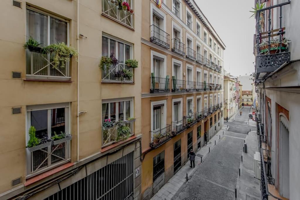 Modern Apt Para 6Px En La Plaza De Tirso De Molina Madri Exterior foto