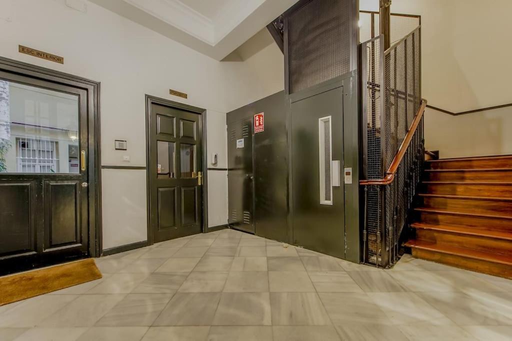 Modern Apt Para 6Px En La Plaza De Tirso De Molina Madri Exterior foto